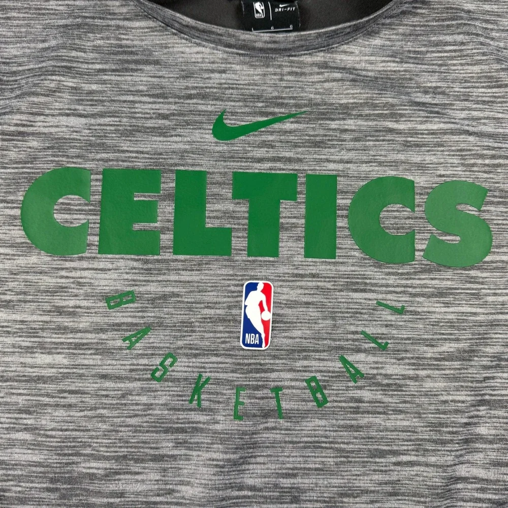 Nike Boston Celtics Sweatshirt Mens Large NBA Basketball Dri-FIT Long Sleeve